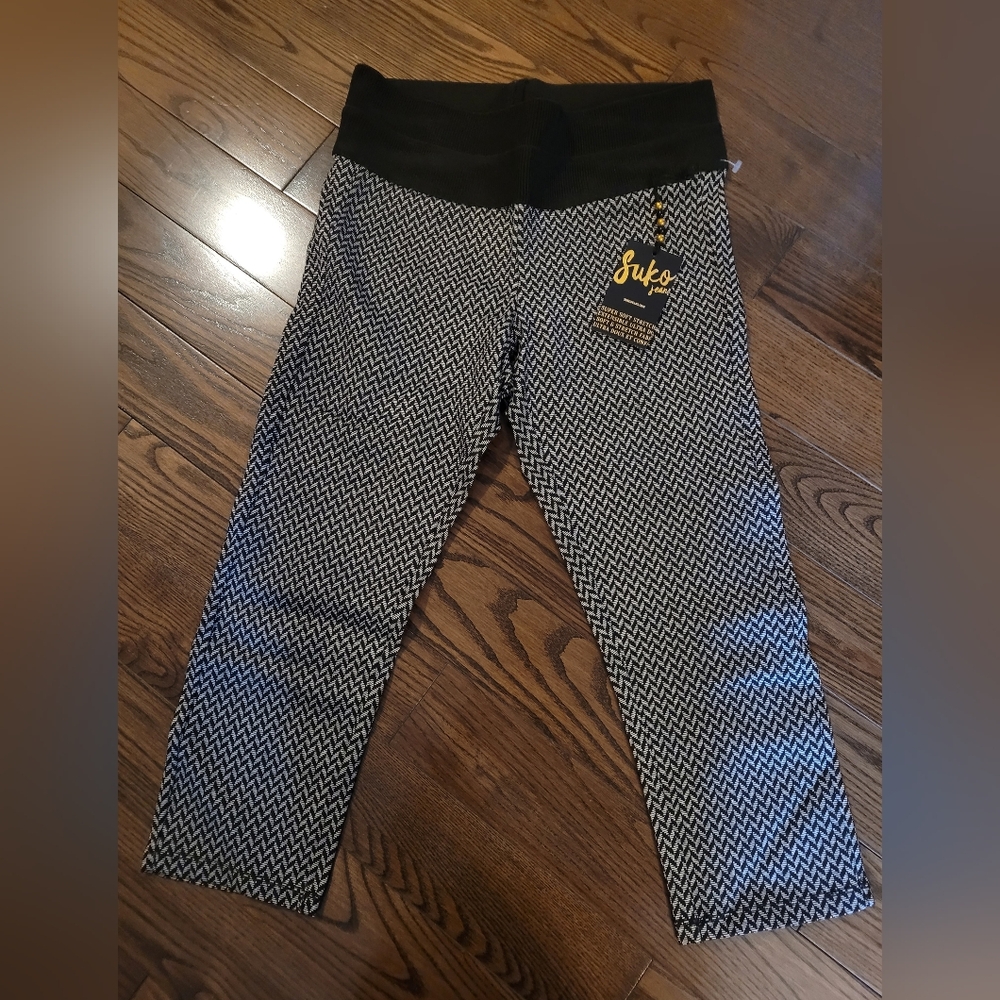 Black and White Capris/Leggings